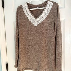 Super soft, size M, NWOT sweater, dark tan, lack neck